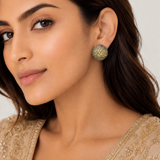 Spherical glitter studs