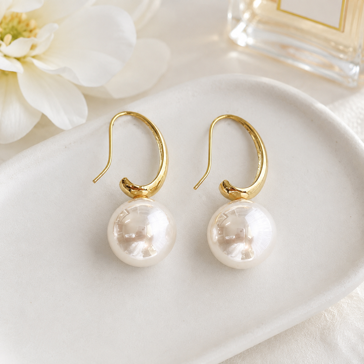 Amara hook Pearl earrings