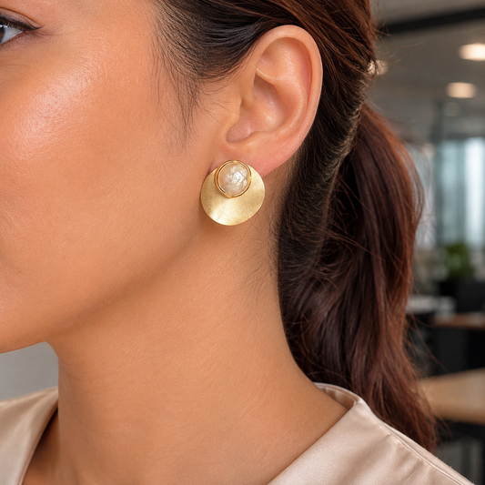 Pearl disc studs