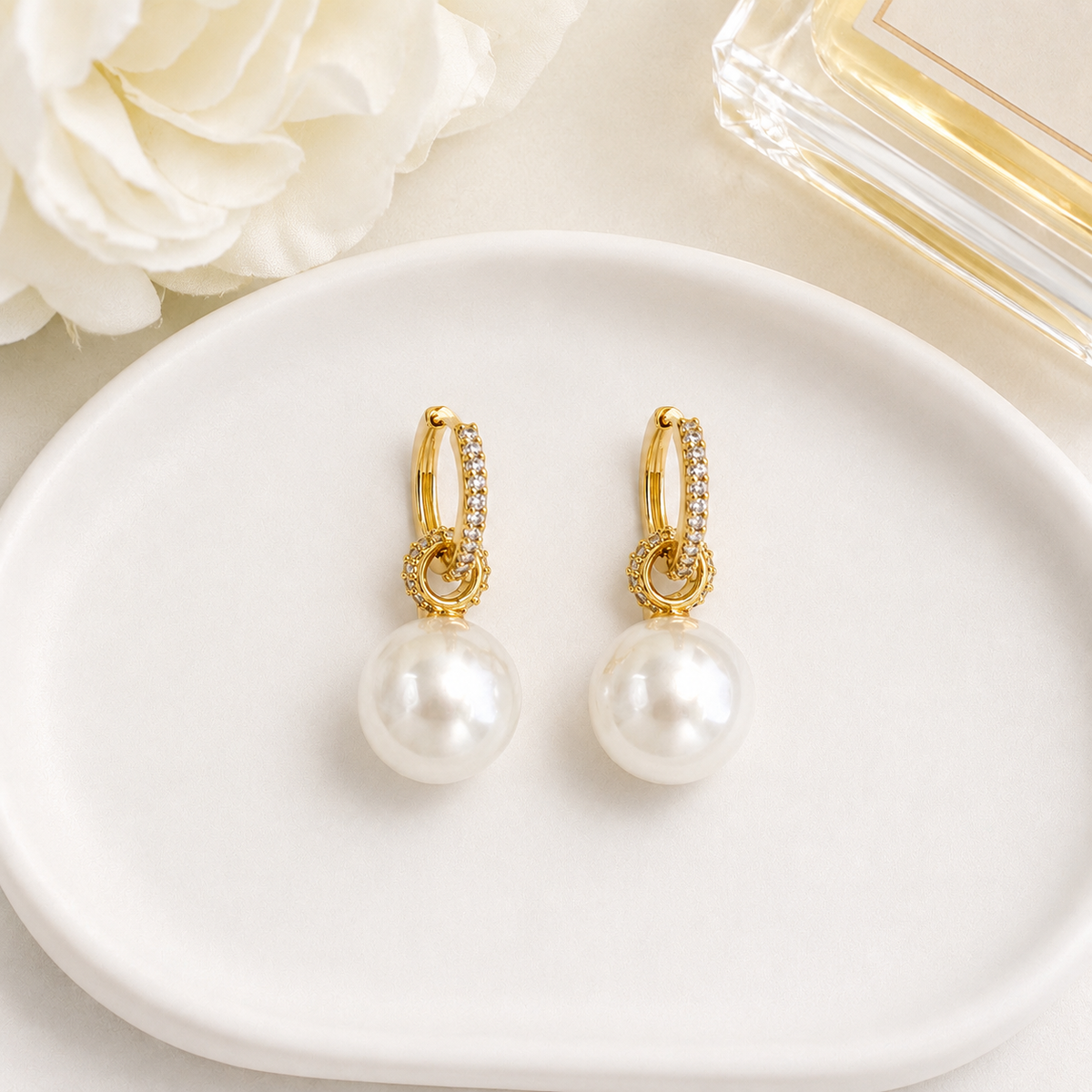 Lulu Pearl gold drops