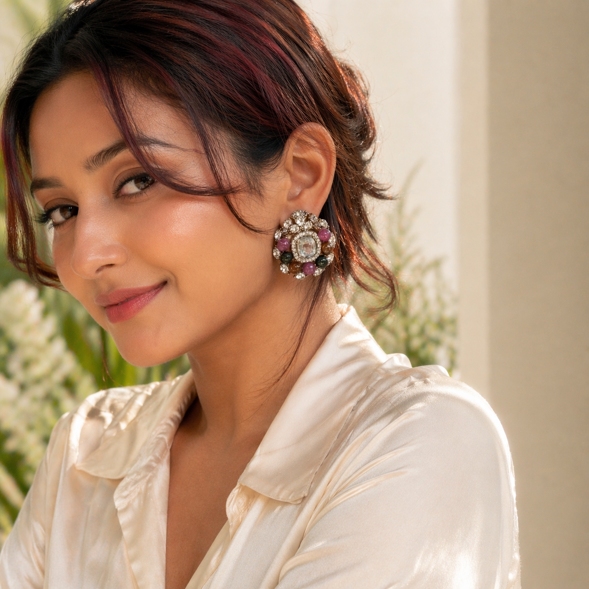 Tiara stud earrings