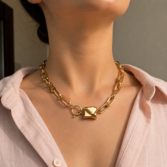 Muse toggle clasp necklace
