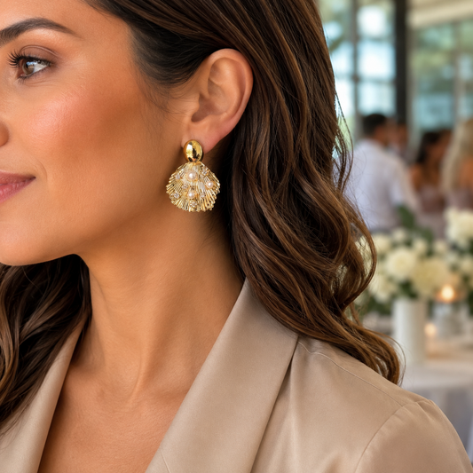Shell pearl studs