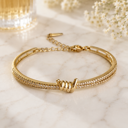 Knotted dainty bracelet