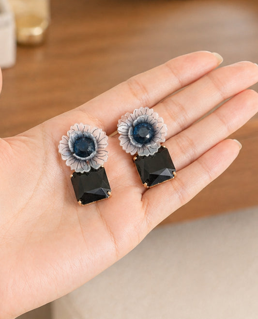 Midnight daisy earrings